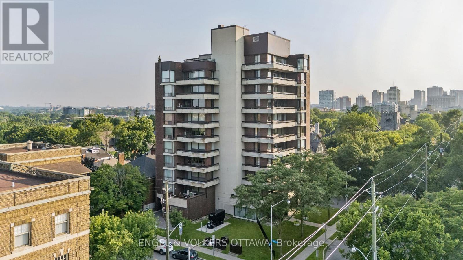 8A - 400 Laurier Street E, Ottawa, ON