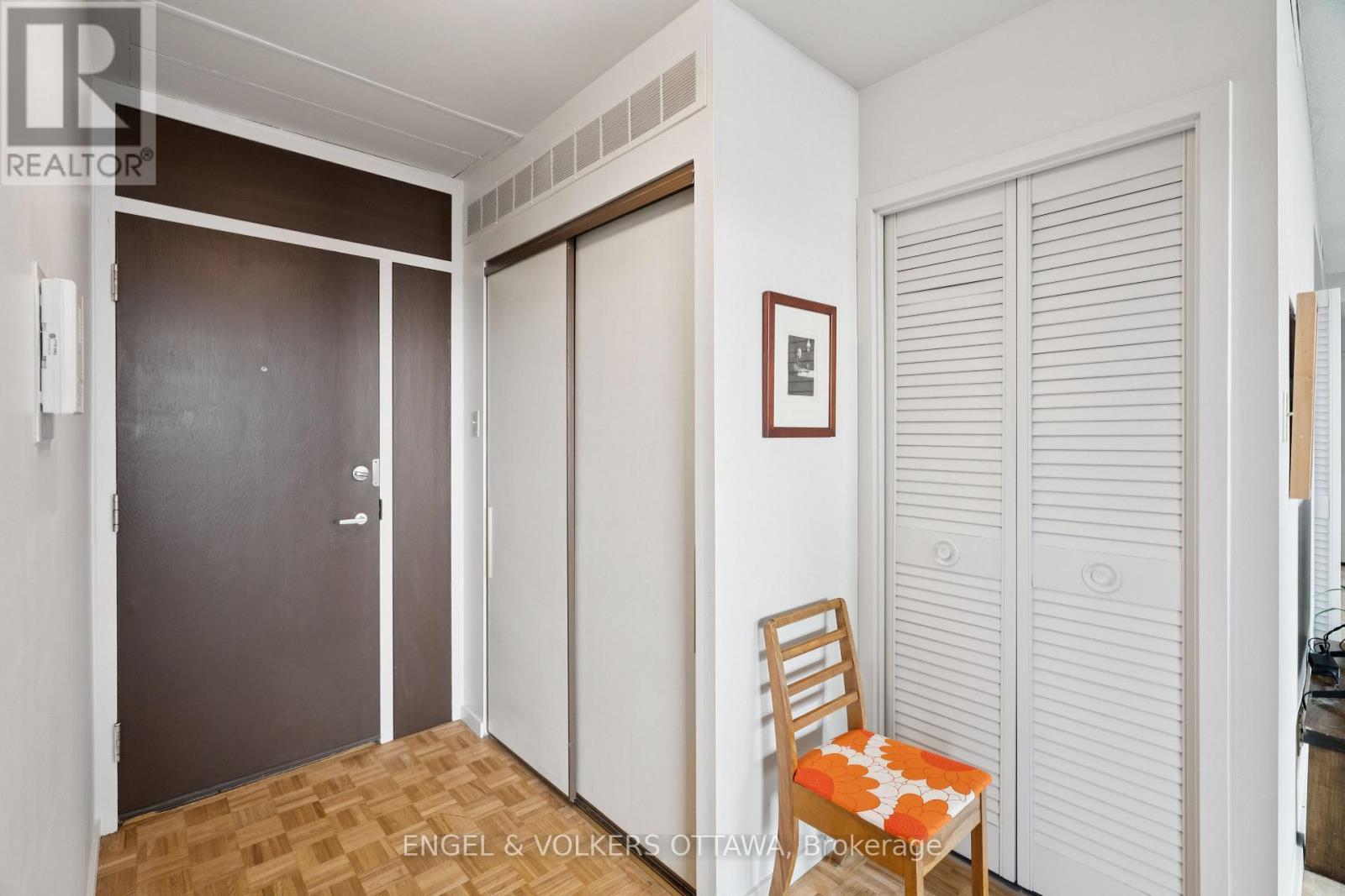 8A - 400 Laurier Street E, Ottawa, ON