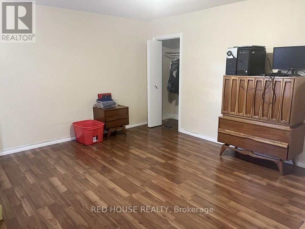 1533 O'Connor Drive, Toronto, ON