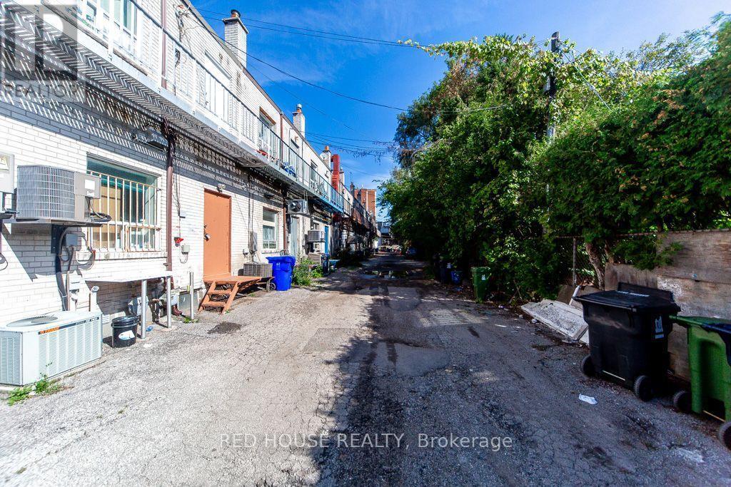 1533 O'Connor Drive, Toronto, ON