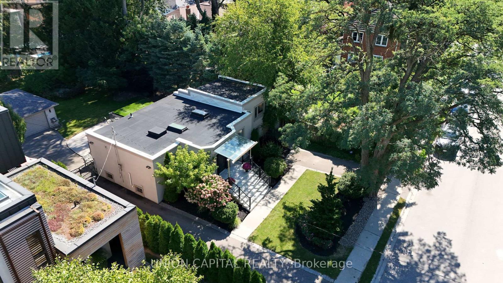 3 Elton Crescent, Toronto, ON