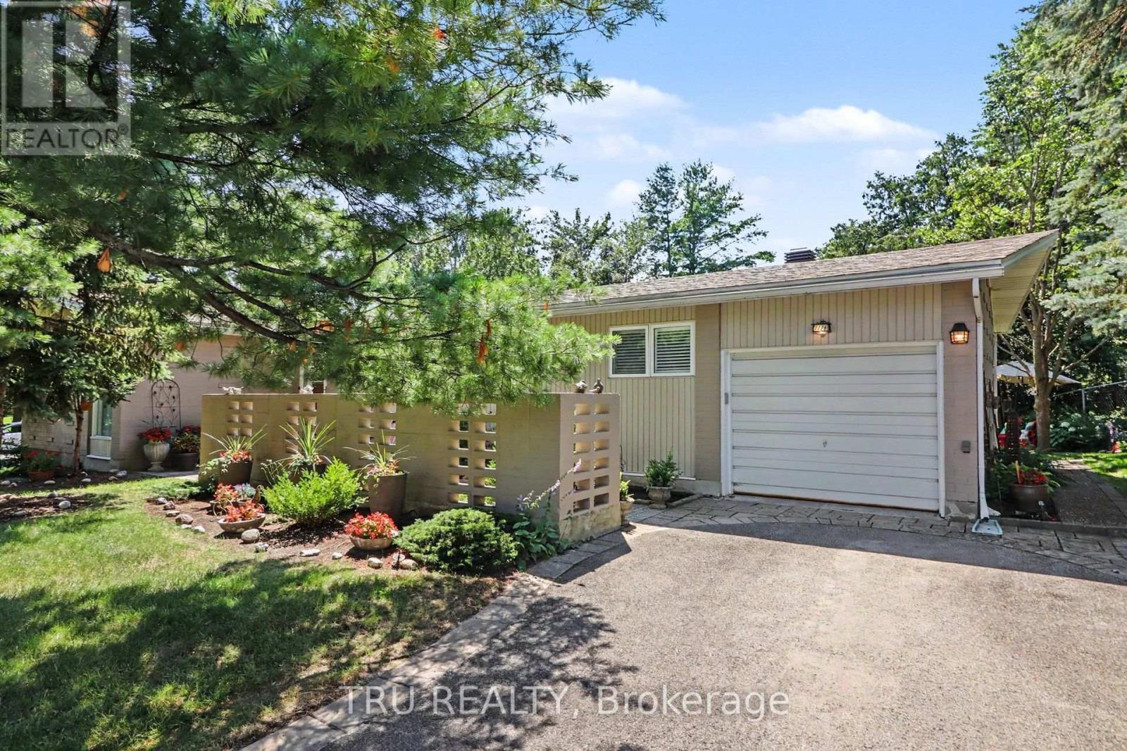 Exterior Front - 1174 Cameo Drive, Ottawa, ON