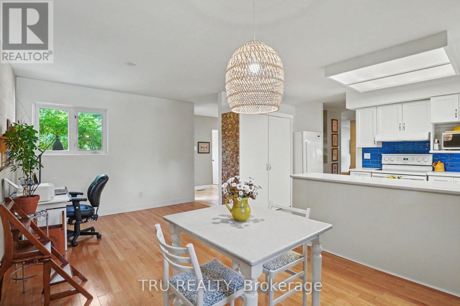 Kitchen Eat-in Area - 1174 Cameo Drive, Ottawa, ON