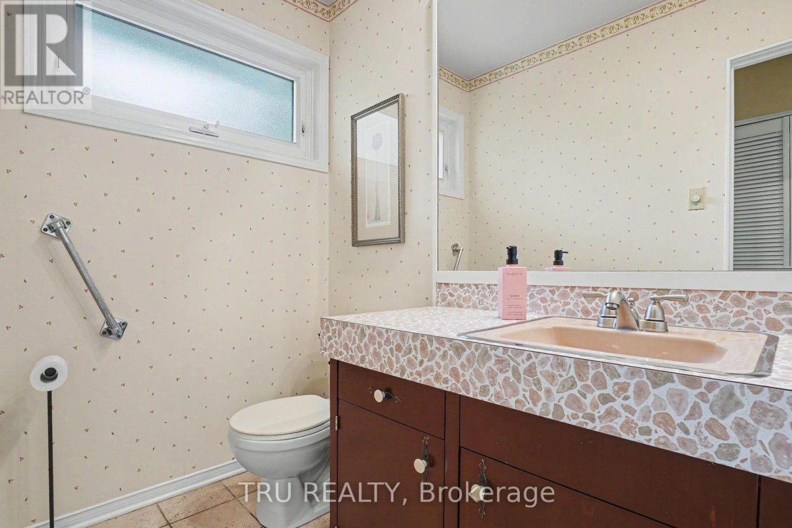 Part Bath Main Floor - 1174 Cameo Drive, Ottawa, ON