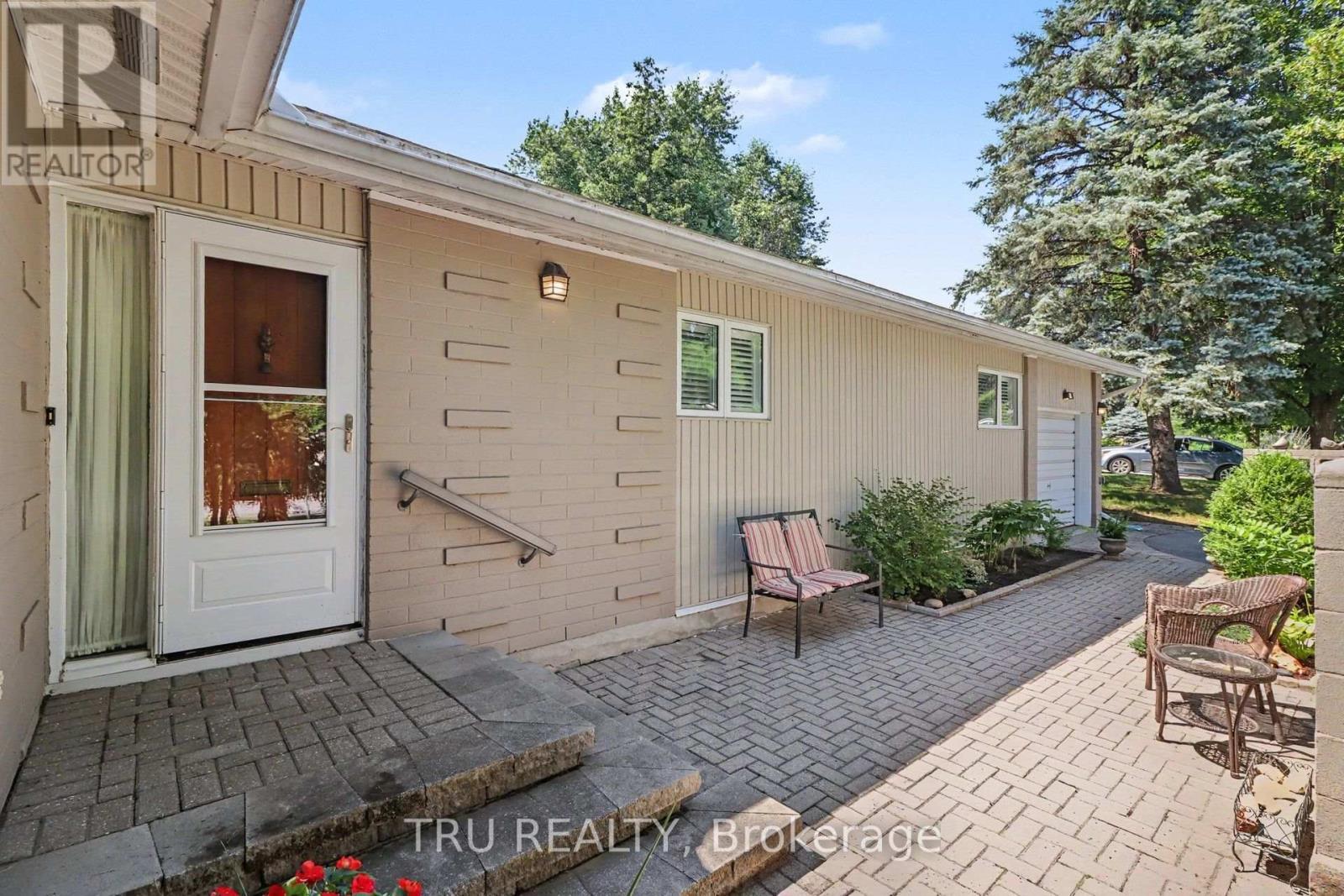 Exterior Front - 1174 Cameo Drive, Ottawa, ON