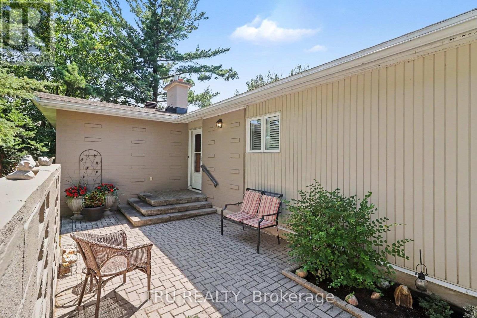 Exterior Front - 1174 Cameo Drive, Ottawa, ON