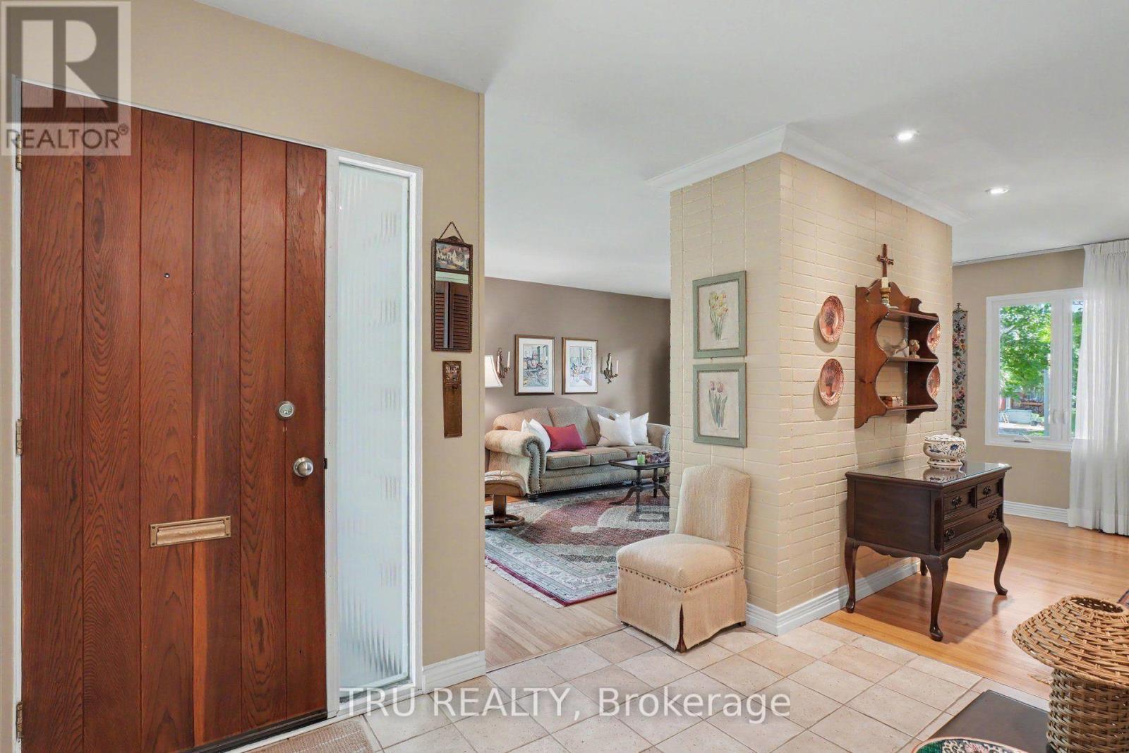 Foyer - 1174 Cameo Drive, Ottawa, ON