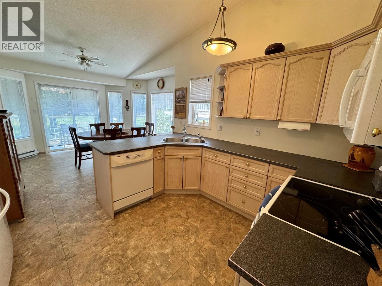 7559 Columbia Avenue Unit# 4, Radium Hot Springs, BC