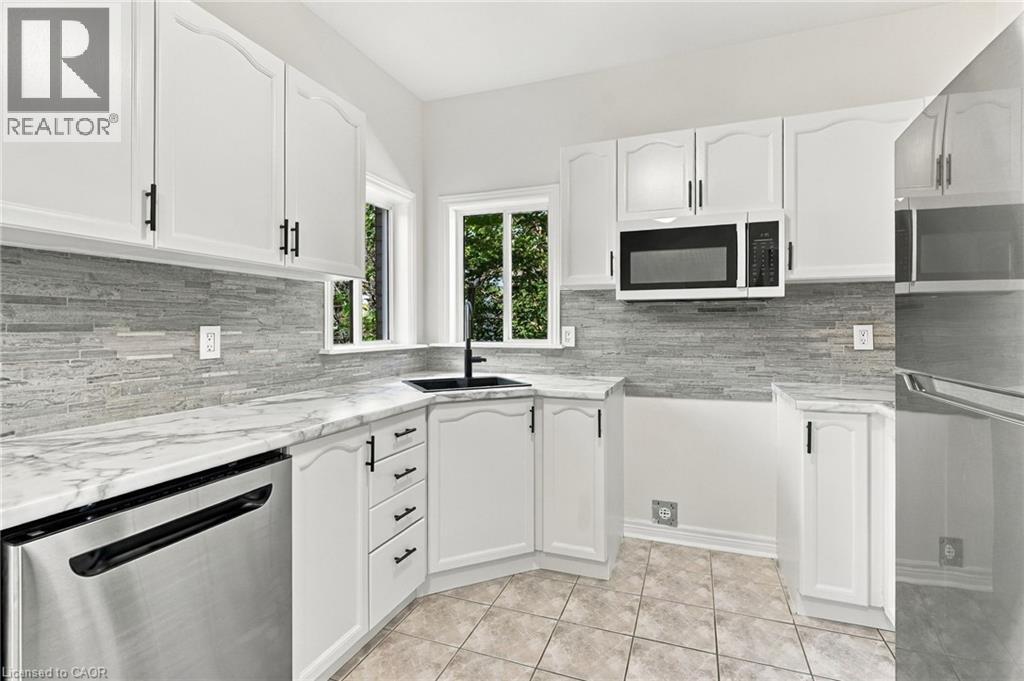 15 Dalrymple Drive, Waterdown, ON
