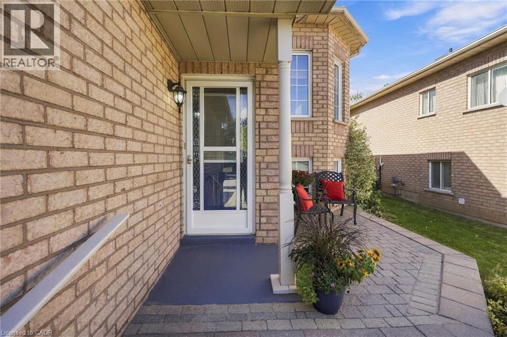 15 Dalrymple Drive, Waterdown, ON