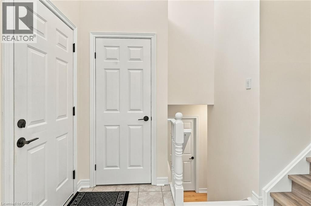 15 Dalrymple Drive, Waterdown, ON