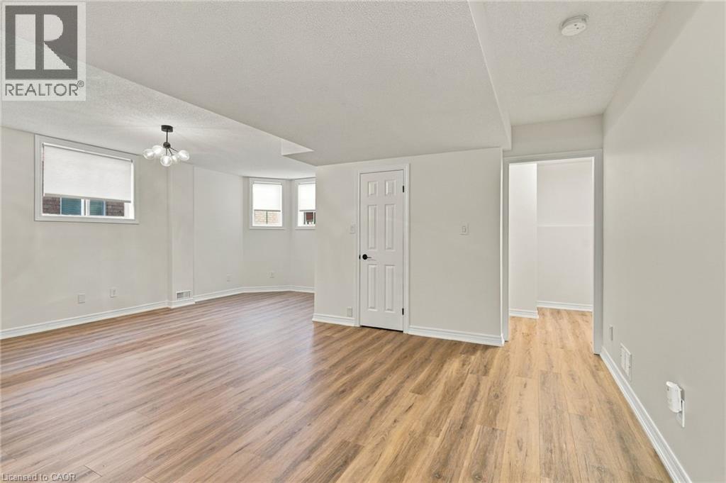 15 Dalrymple Drive, Waterdown, ON