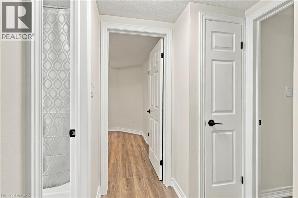 15 Dalrymple Drive, Waterdown, ON