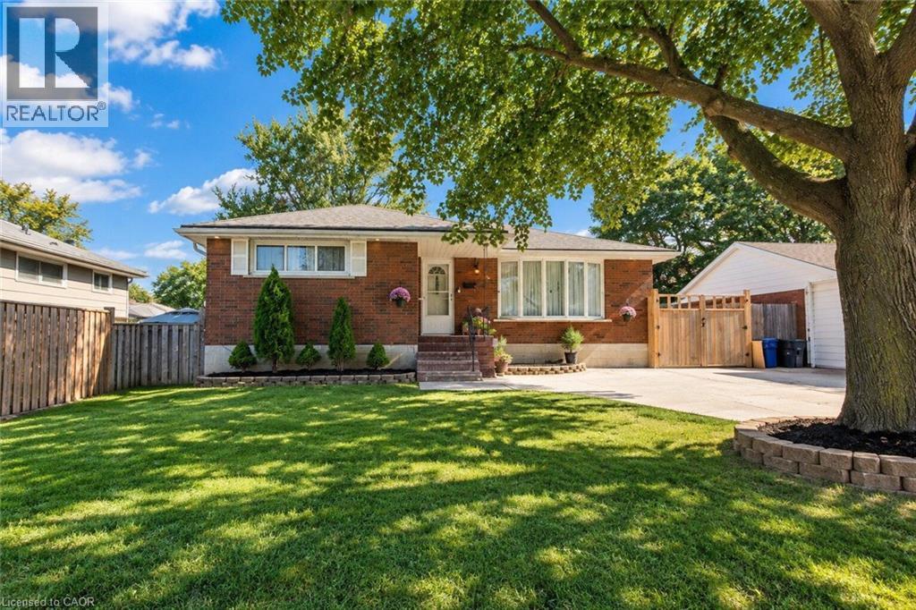 33 Bellingham Drive, Hamilton, ON