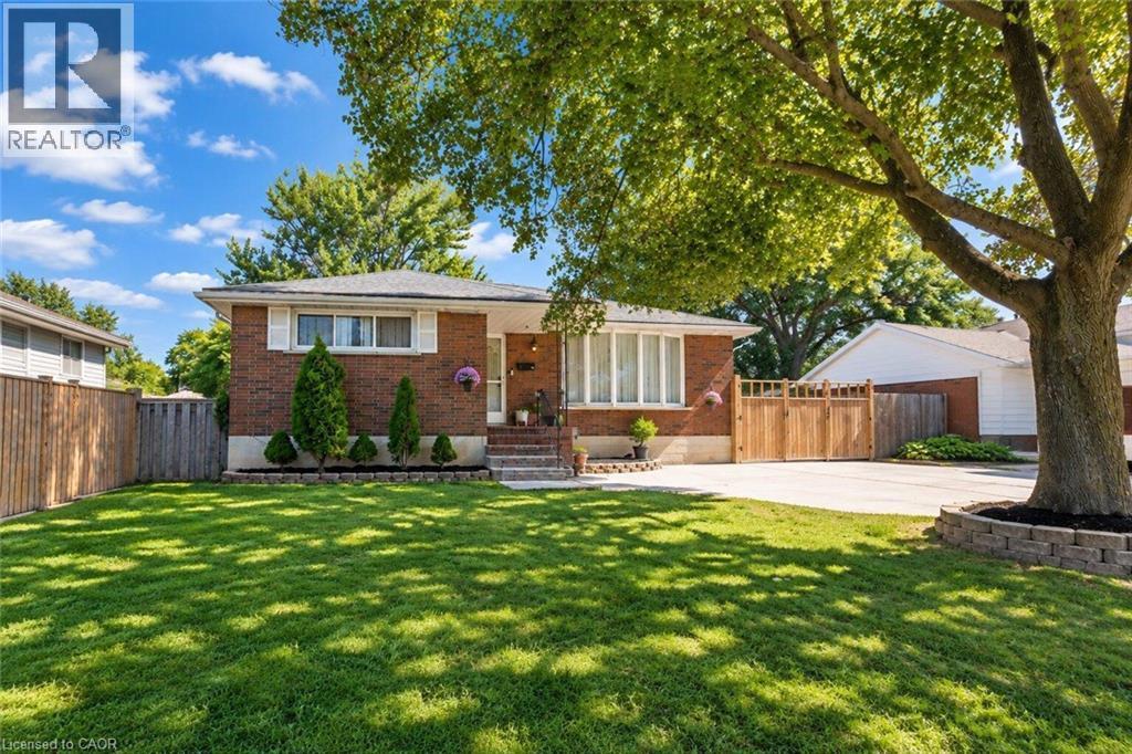 33 Bellingham Drive, Hamilton, ON