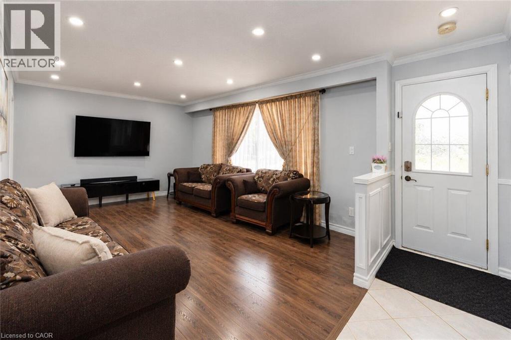 33 Bellingham Drive, Hamilton, ON