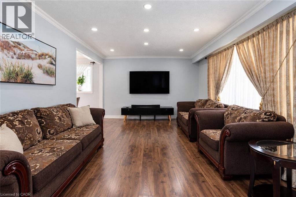 33 Bellingham Drive, Hamilton, ON