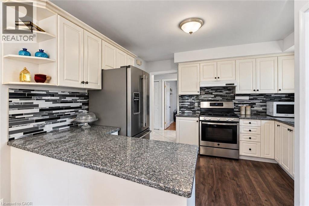 33 Bellingham Drive, Hamilton, ON
