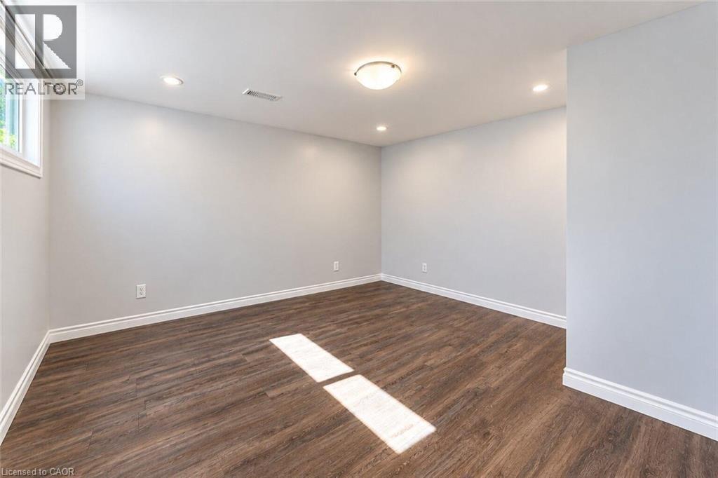 33 Bellingham Drive, Hamilton, ON