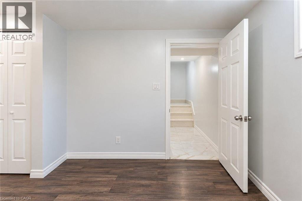 33 Bellingham Drive, Hamilton, ON