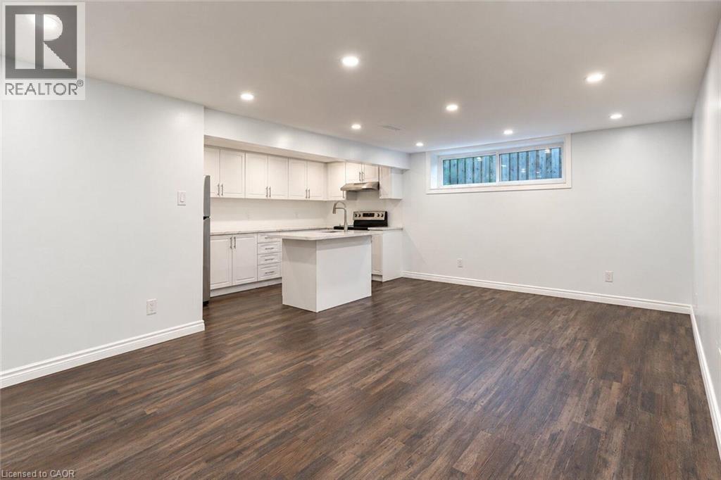 33 Bellingham Drive, Hamilton, ON