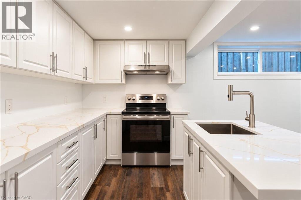 33 Bellingham Drive, Hamilton, ON