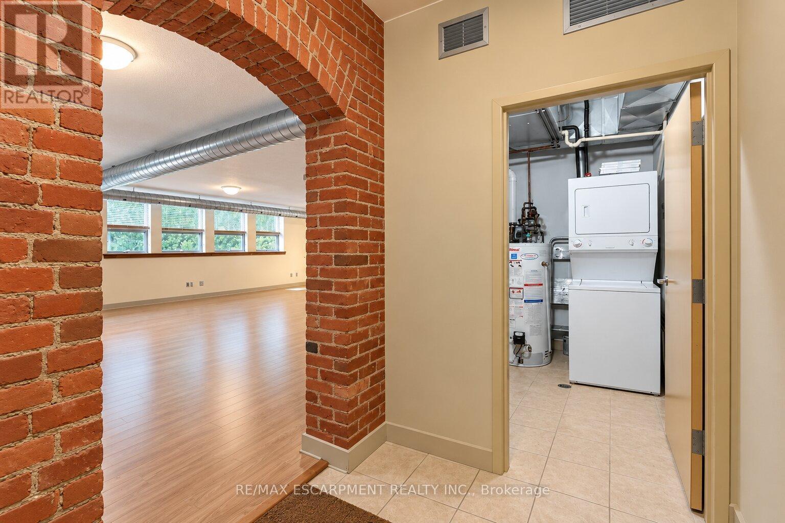 16 - 357 Hunter Street W, Hamilton, ON