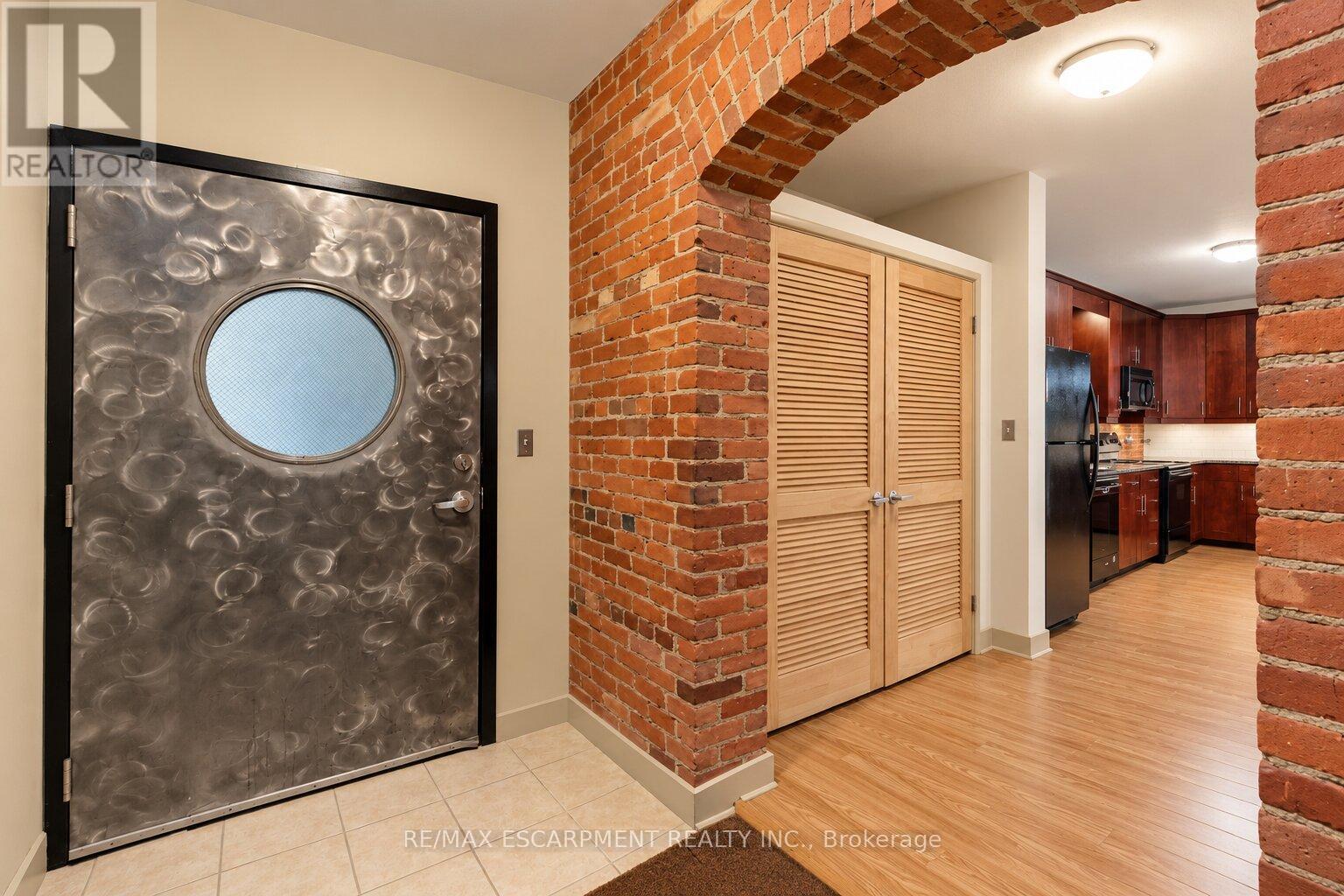 16 - 357 Hunter Street W, Hamilton, ON