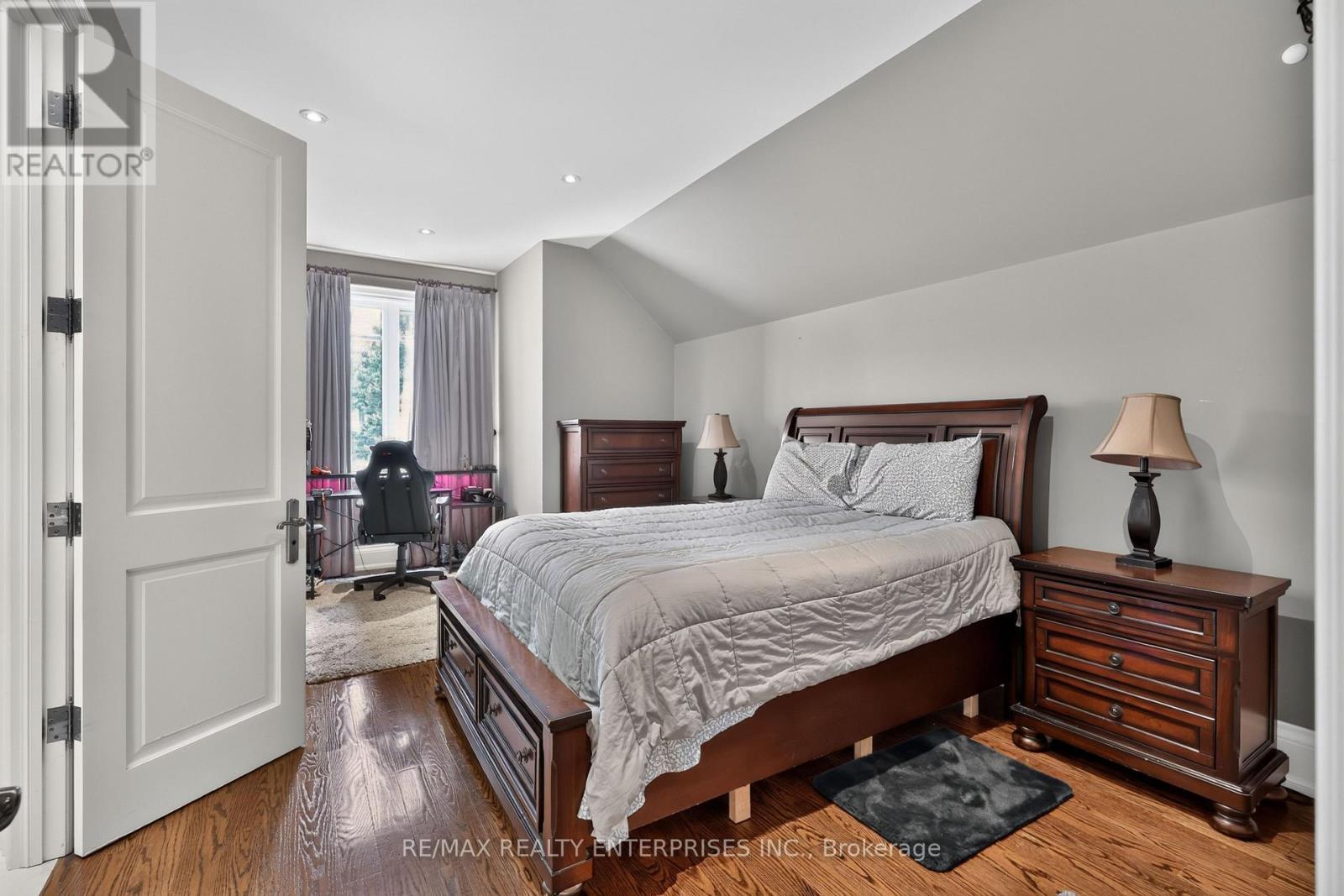 2513 Sharon Crescent, Mississauga, ON