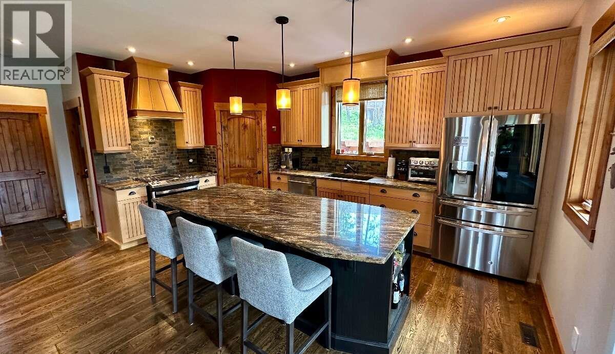 2577 Sandstone Circle, Invermere, BC