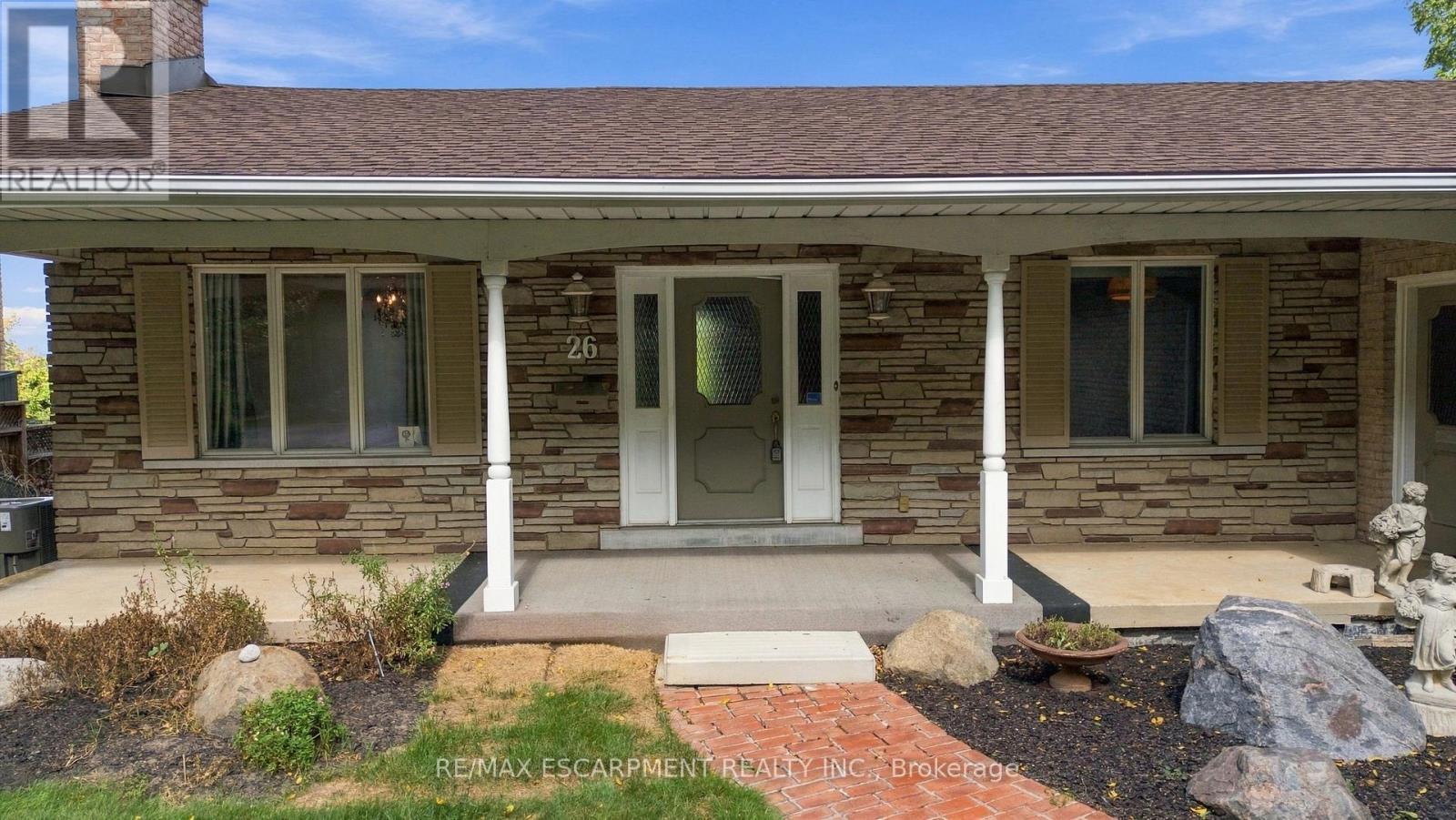 26 Leslie Drive, Hamilton, ON
