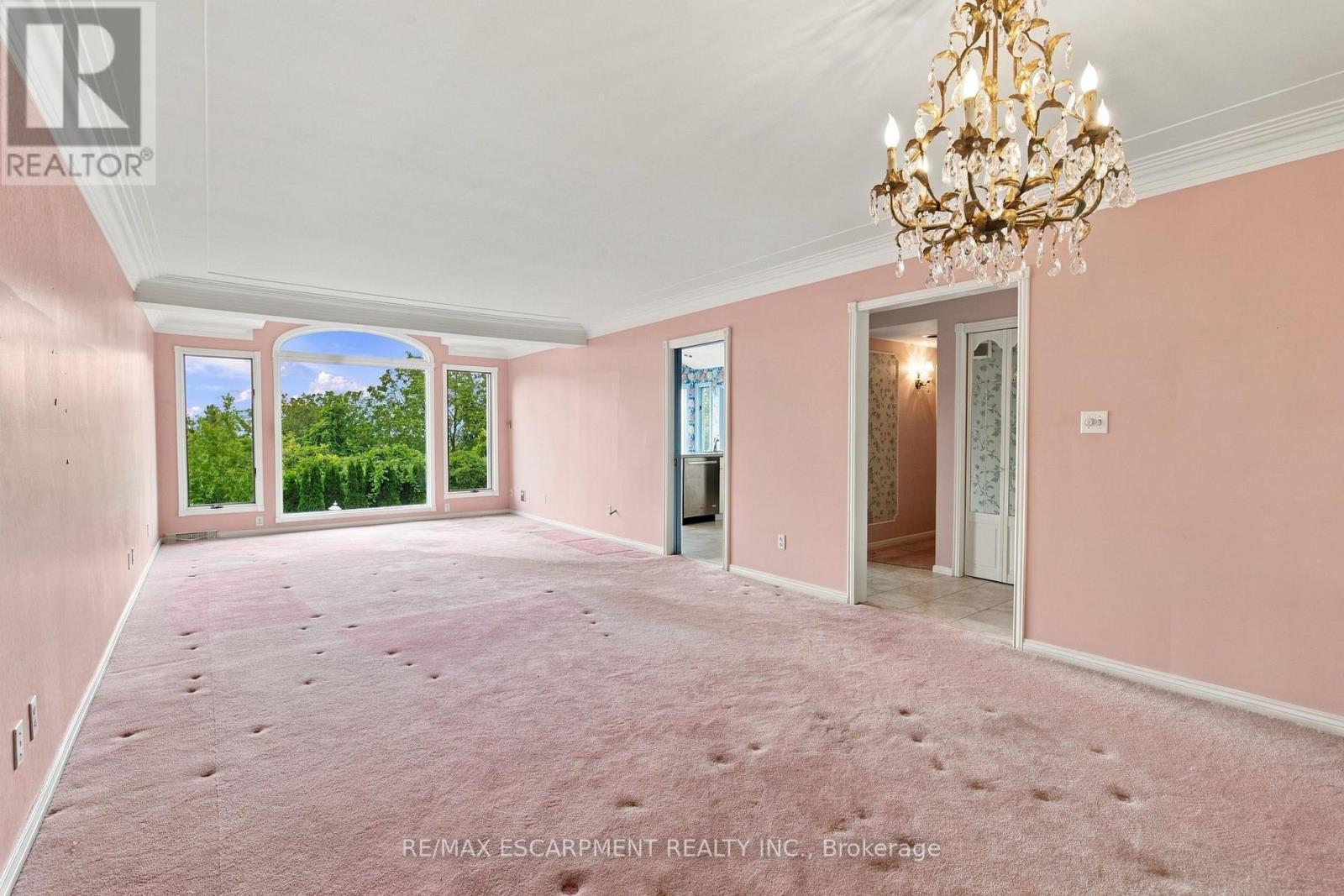 26 Leslie Drive, Hamilton, ON