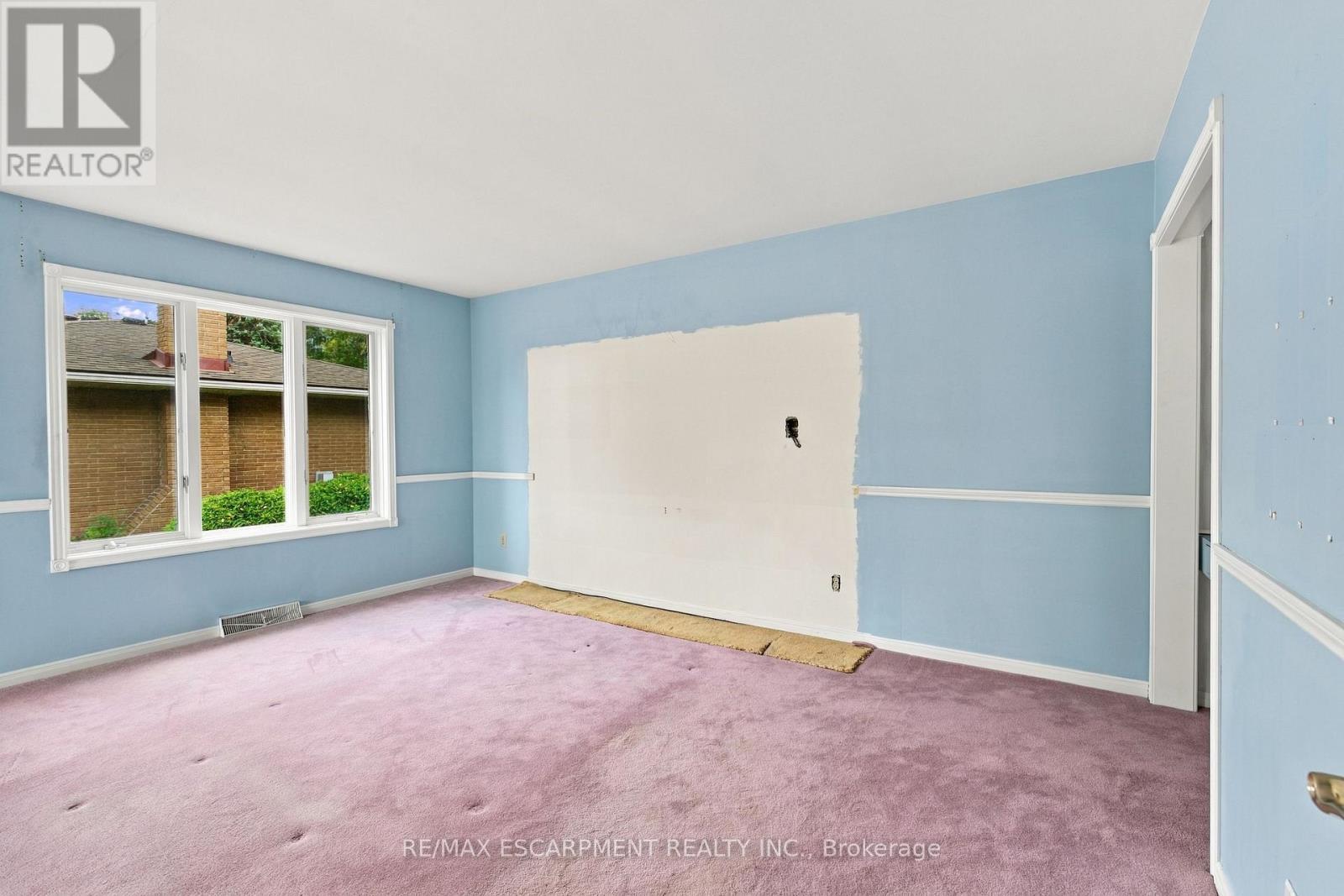 26 Leslie Drive, Hamilton, ON