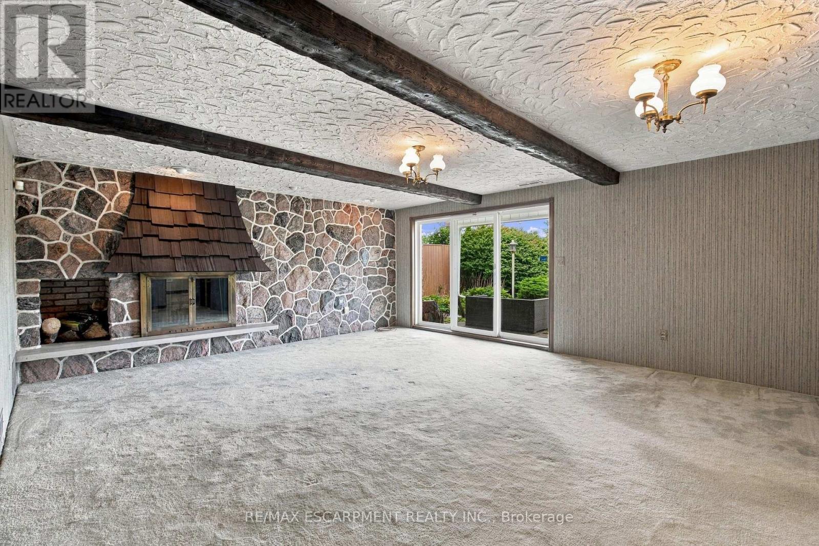 26 Leslie Drive, Hamilton, ON