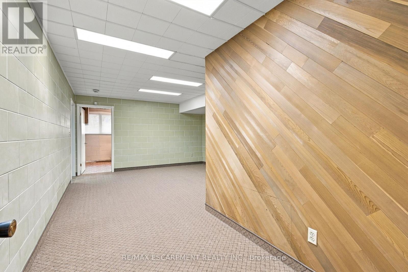 26 Leslie Drive, Hamilton, ON
