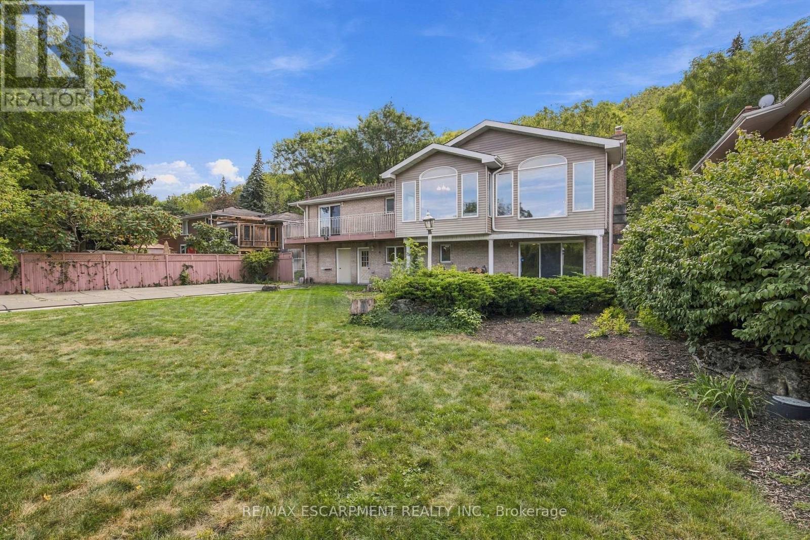 26 Leslie Drive, Hamilton, ON