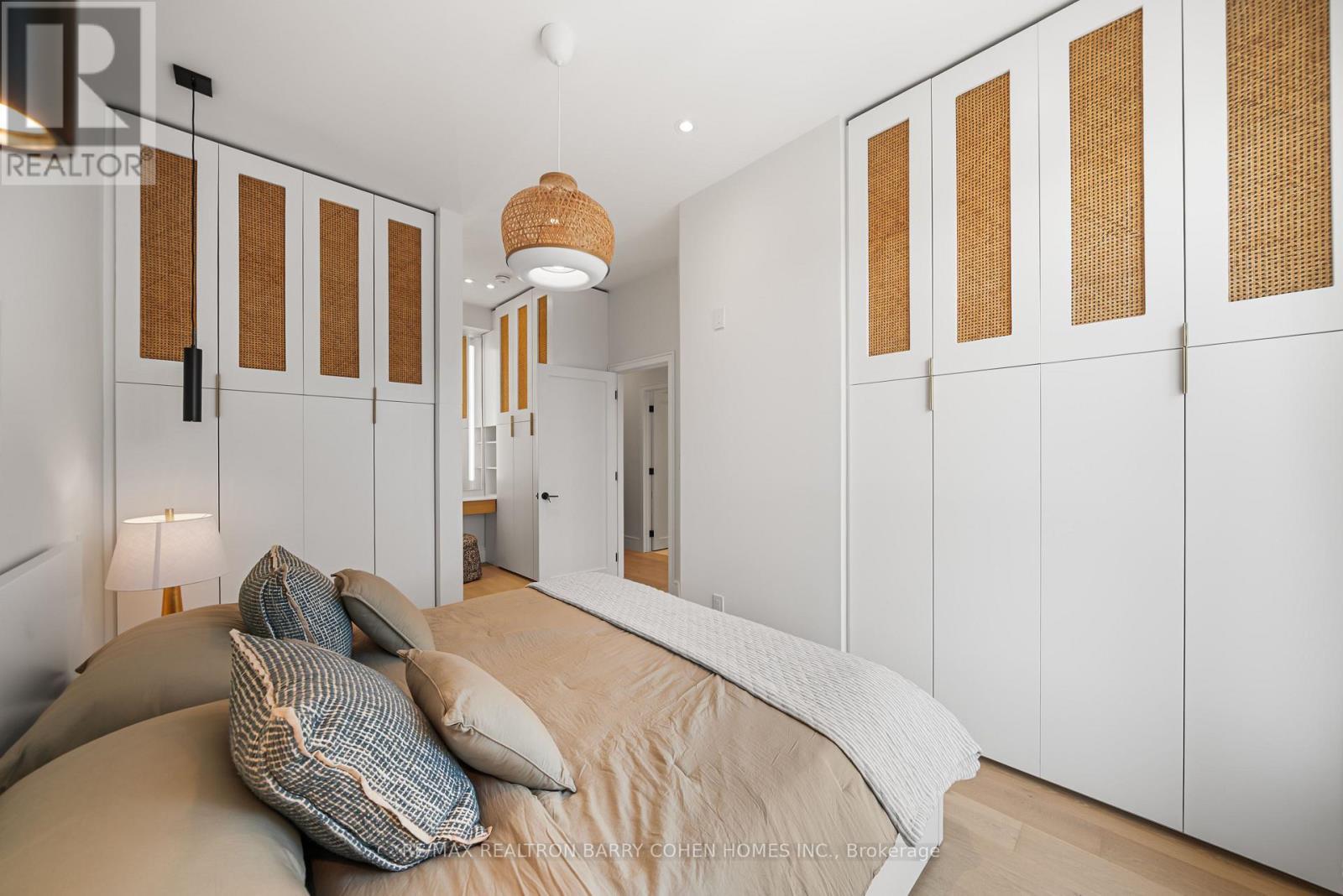 33 Lanark Avenue, Toronto, ON