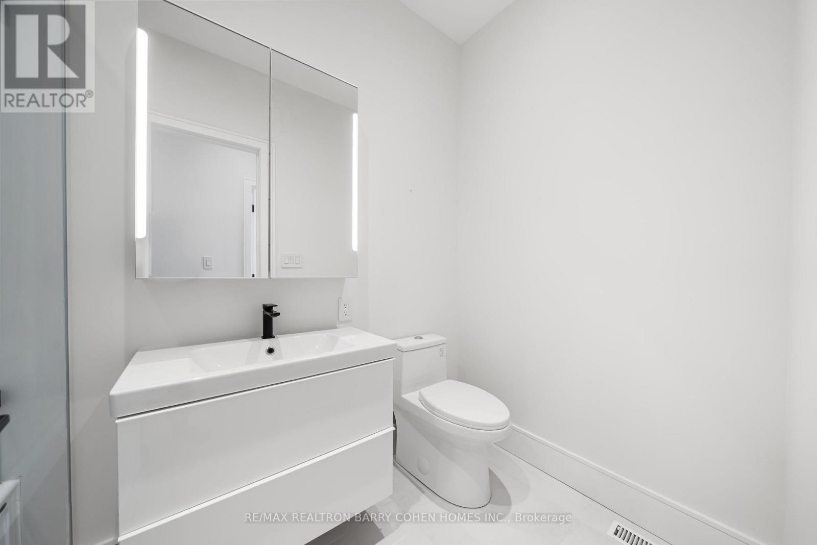 33 Lanark Avenue, Toronto, ON