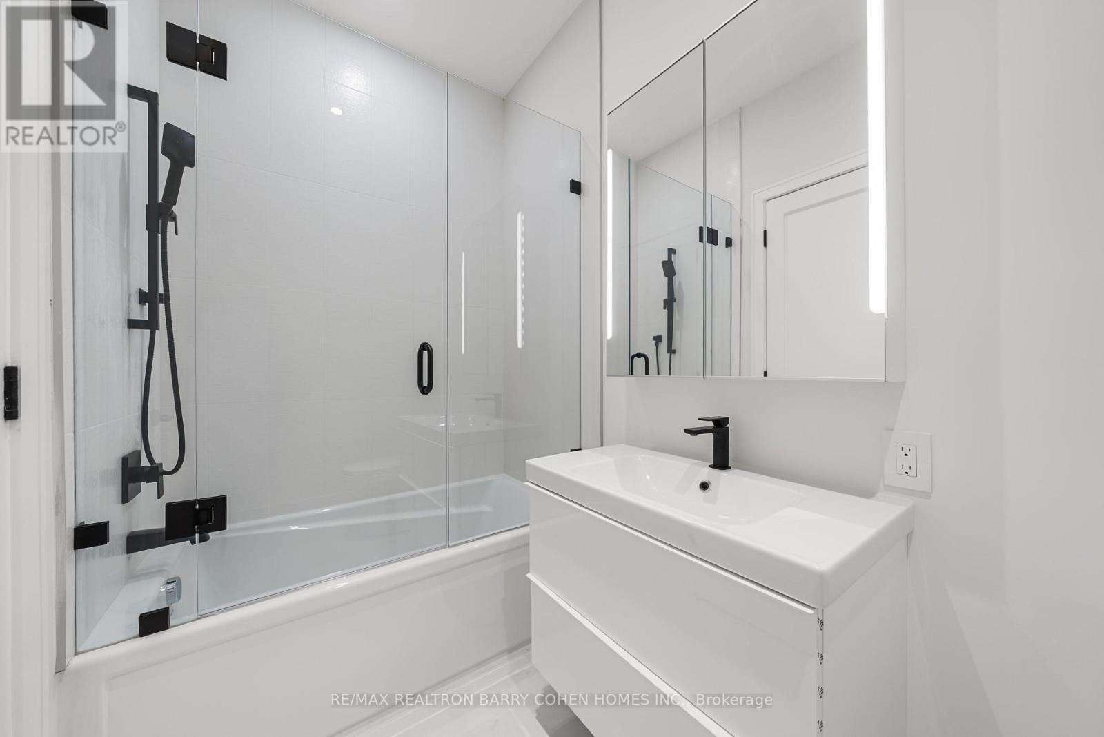 33 Lanark Avenue, Toronto, ON