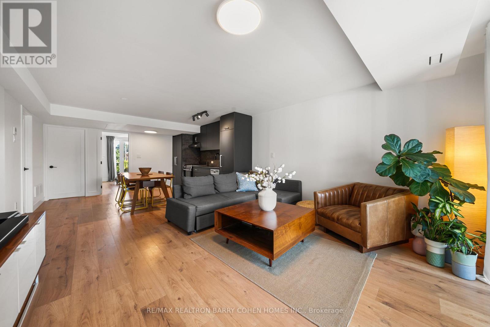 33 Lanark Avenue, Toronto, ON