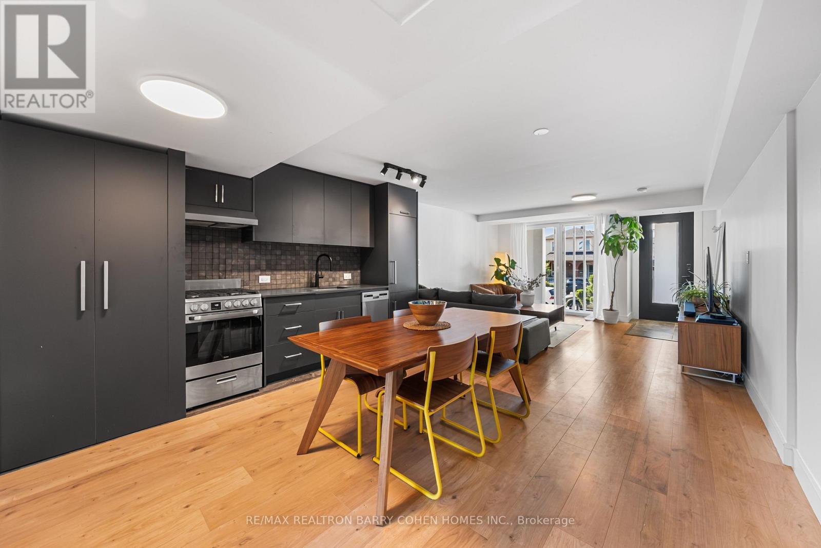 33 Lanark Avenue, Toronto, ON