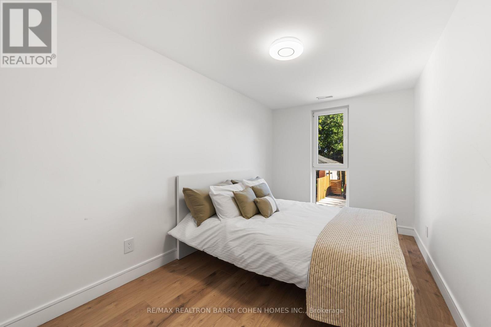 33 Lanark Avenue, Toronto, ON
