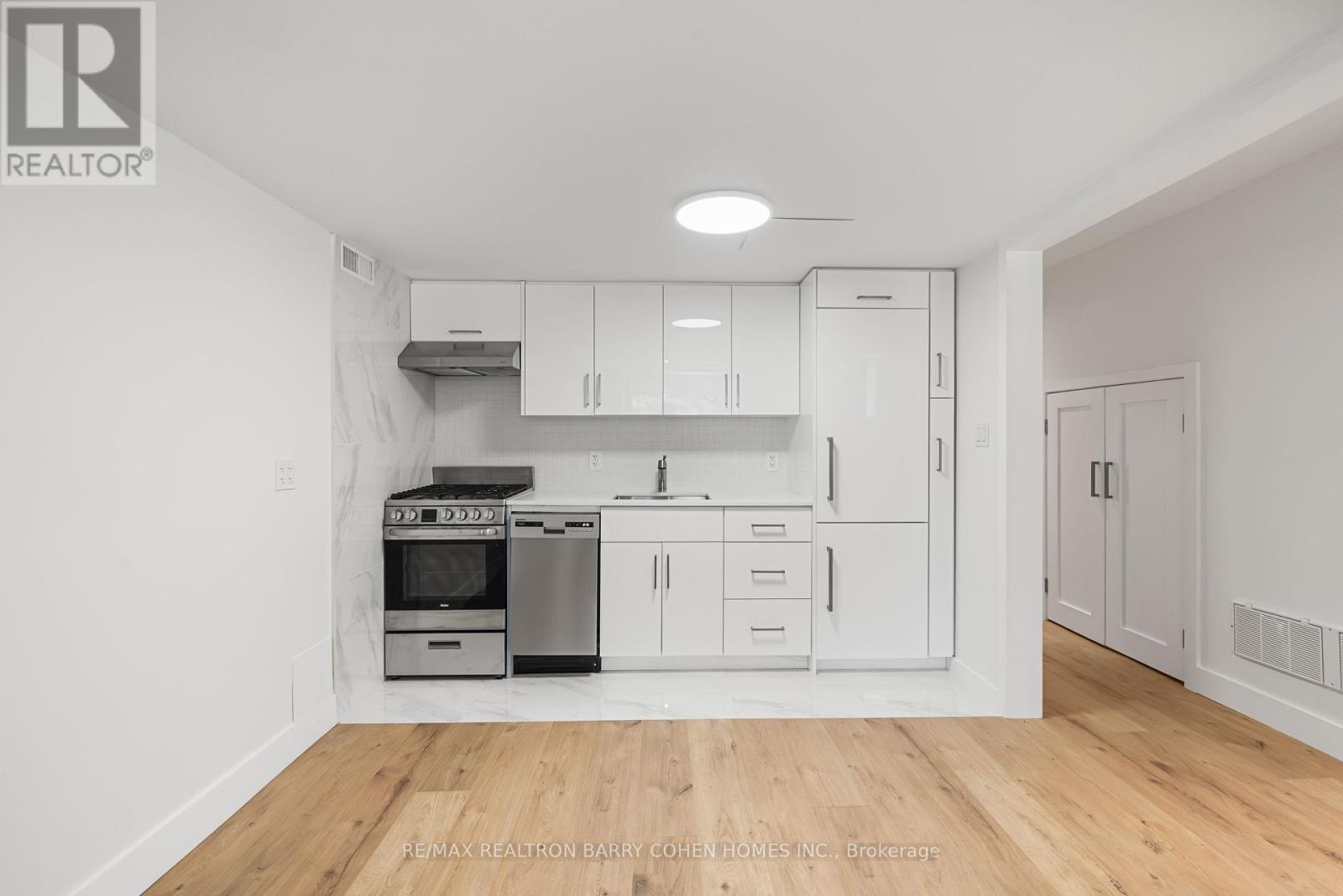 33 Lanark Avenue, Toronto, ON