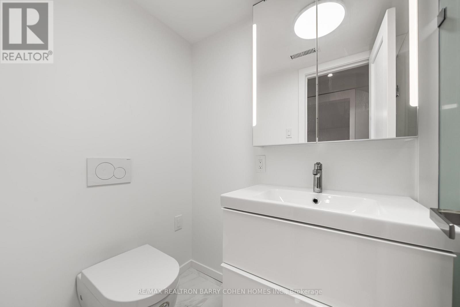 33 Lanark Avenue, Toronto, ON