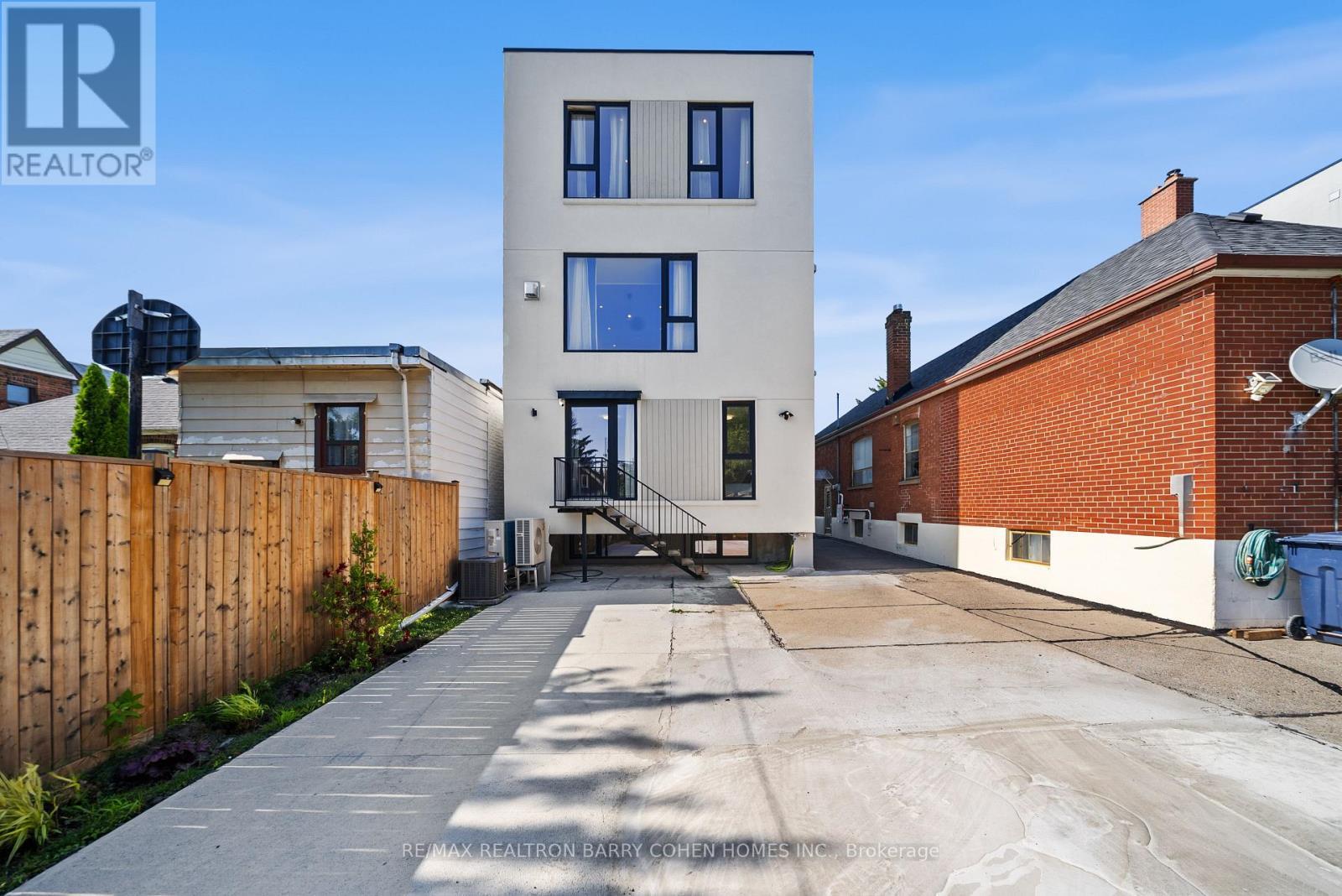 33 Lanark Avenue, Toronto, ON