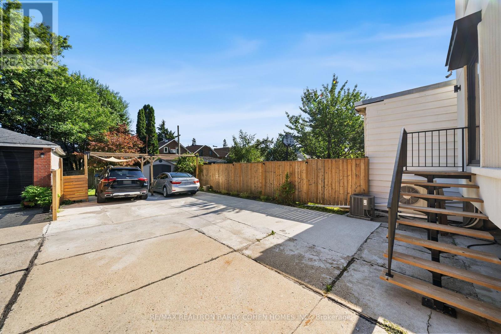 33 Lanark Avenue, Toronto, ON