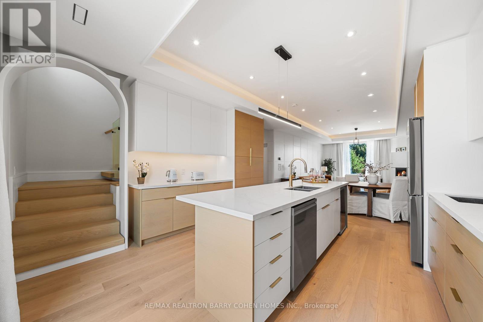 33 Lanark Avenue, Toronto, ON