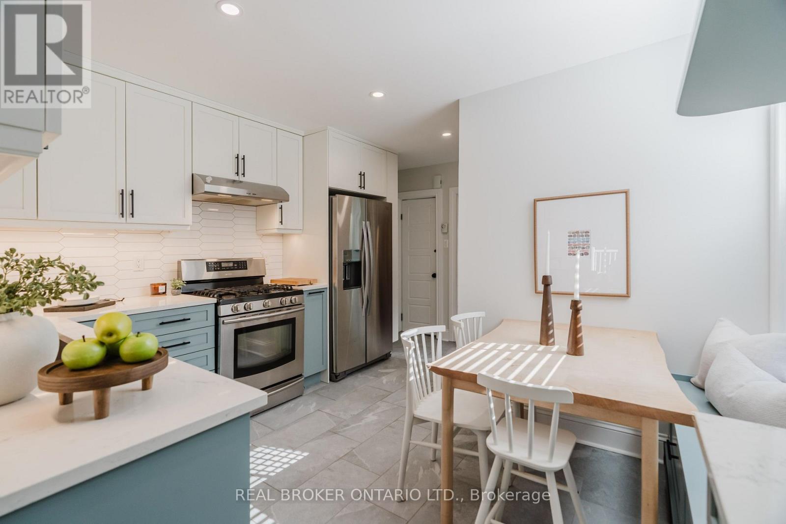 679 Cooper Street, Ottawa, ON