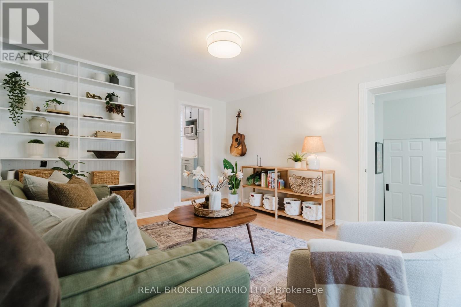679 Cooper Street, Ottawa, ON