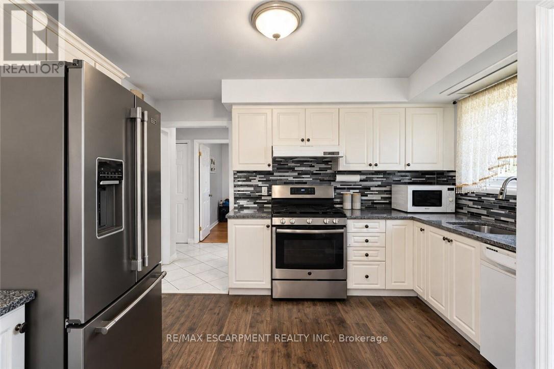 33 Bellingham Drive, Hamilton, ON